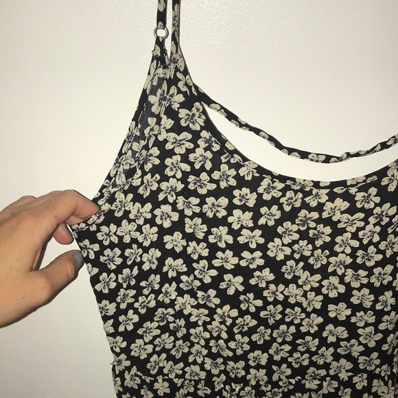 A perfect throw on dress! SALE SALE - Picture 2 of 6